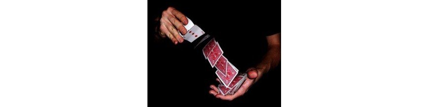 ΜΑΓΙΚΑ ΜΕ ΤΡΑΠΟΥΛΑ (Card magic)